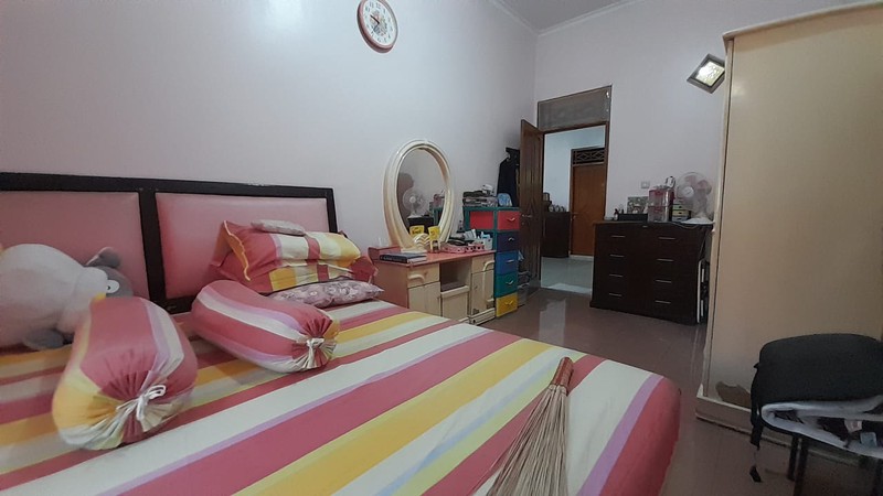 Rumah 2,5 Lantai di Bintara Bekasi Jaksel