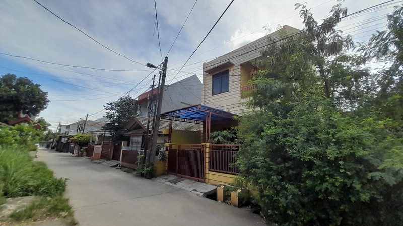 Rumah 2,5 Lantai di Bintara Bekasi Jaksel