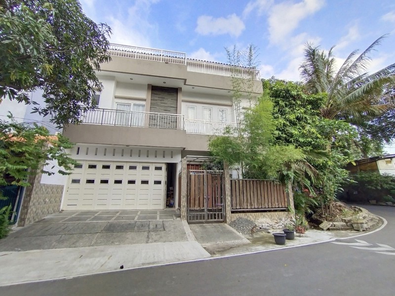 Rumah Kemayoran dekat Sekolah Gandhi dan Imigrasi Disewakan