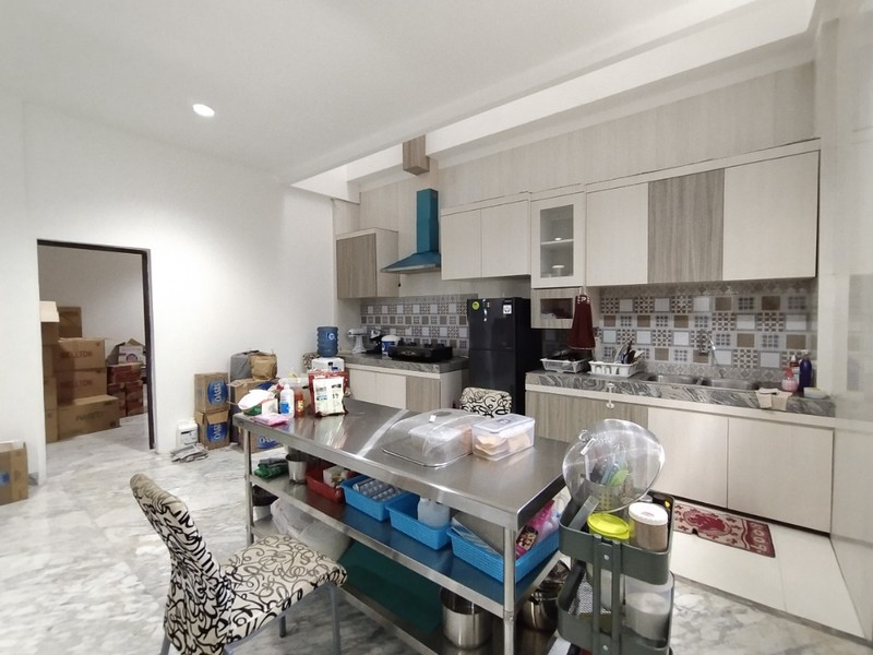 Rumah Kemayoran dekat Sekolah Gandhi dan Imigrasi Disewakan