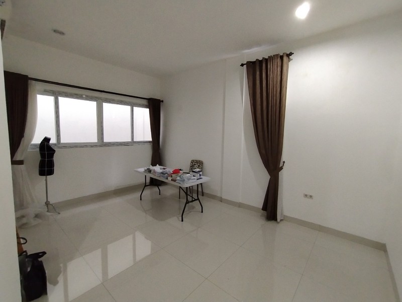 Rumah Kemayoran dekat Sekolah Gandhi dan Imigrasi Disewakan