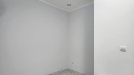 Rumah Pasar Baru Disewakan Cepat Dekat Tj dan Kereta