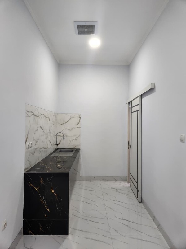 Rumah Pasar Baru Disewakan Cepat Dekat Tj dan Kereta