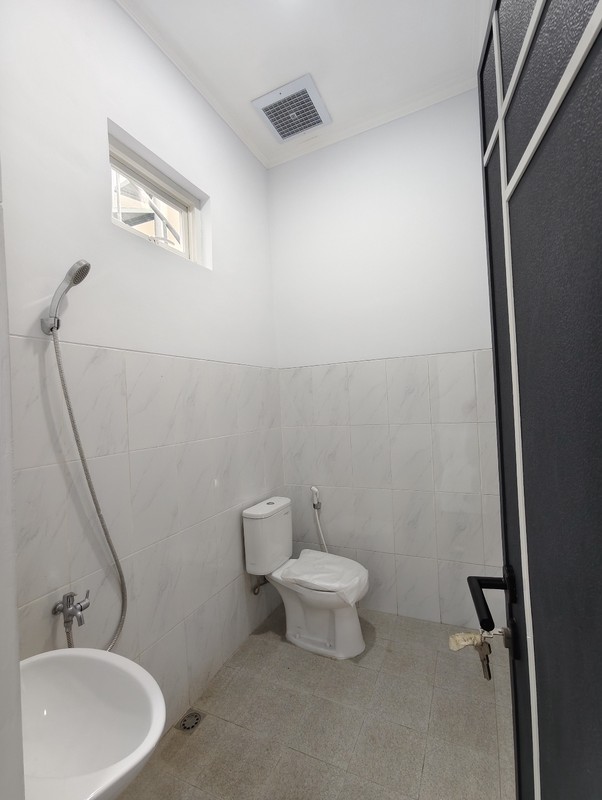 Rumah Pasar Baru Disewakan Cepat Dekat Tj dan Kereta