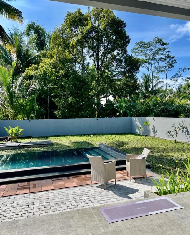 Villa Modern Tropis dengan Kolam Renang Pribadi di Turi Sleman