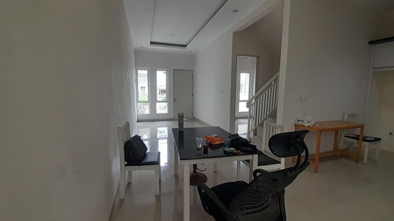 Rumah Cantik 2 Lantai di Tebet Jakarta Selatan, Bergaya Minimalis Asri, Bagus Terawat, Istimewa Siap Huni, SHM, Mudah Akses