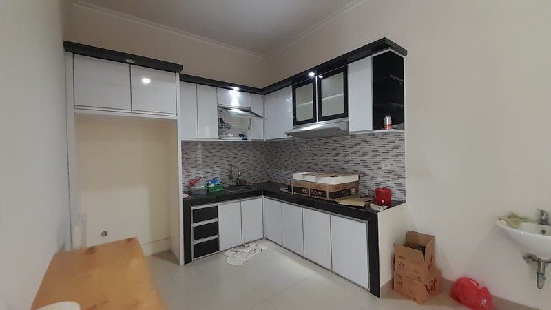 Rumah Cantik 2 Lantai di Tebet Jakarta Selatan, Bergaya Minimalis Asri, Bagus Terawat, Istimewa Siap Huni, SHM, Mudah Akses