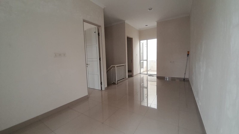 Rumah Cantik 2 Lantai di Tebet Jakarta Selatan, Bergaya Minimalis Asri, Bagus Terawat, Istimewa Siap Huni, SHM, Mudah Akses