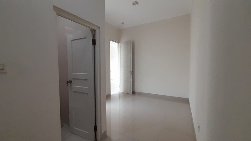 Rumah Cantik 2 Lantai di Tebet Jakarta Selatan, Bergaya Minimalis Asri, Bagus Terawat, Istimewa Siap Huni, SHM, Mudah Akses