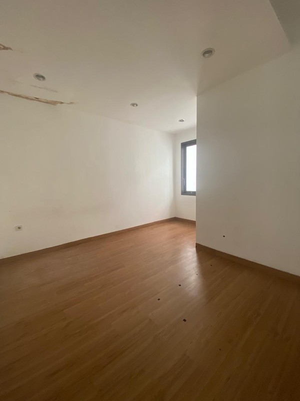 RUmah 2 Lantai, Bagus, dalam Cluster keamanan 24 Jam di Bintaro