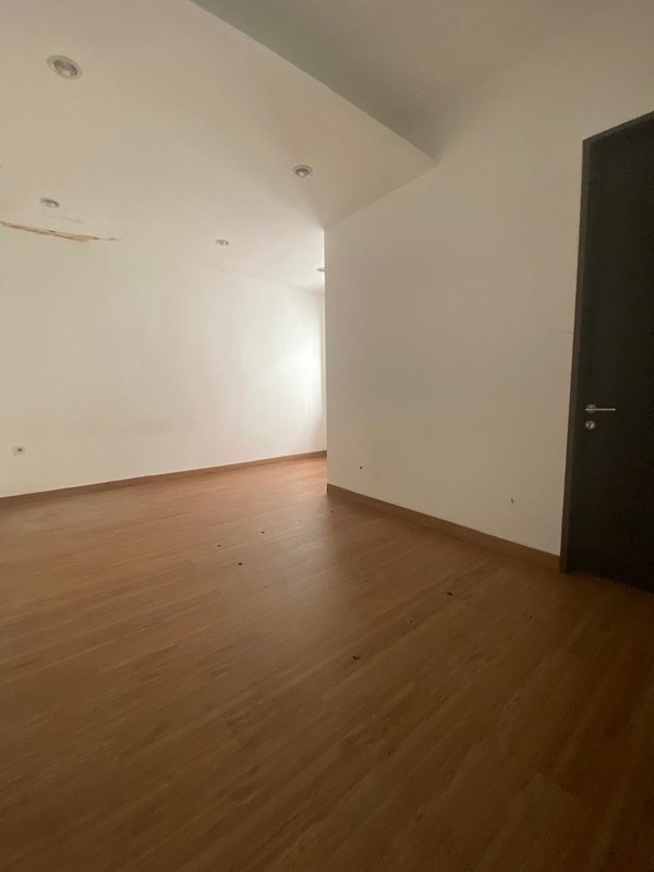 RUmah 2 Lantai, Bagus, dalam Cluster keamanan 24 Jam di Bintaro