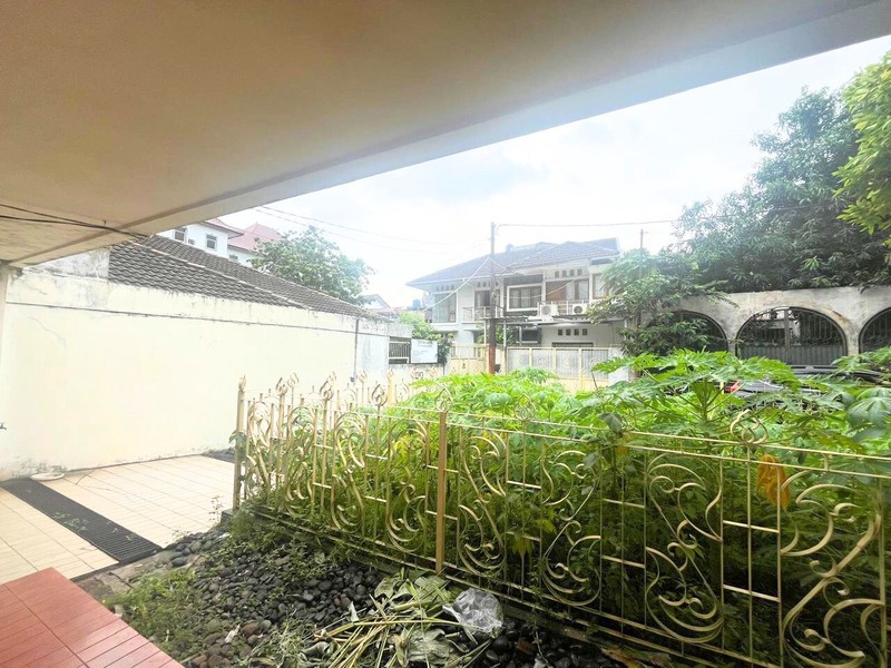Rumah Luas 670 m2 di Bintaro Pesanggrahan 