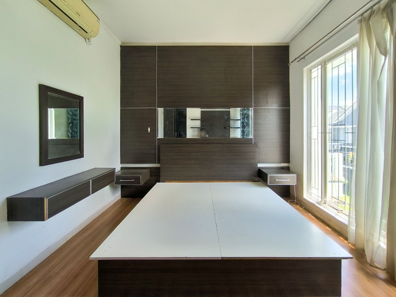 Rumah Bagus Siap Huni Asri di Emerald View, Bintaro Jaya Sektor 9