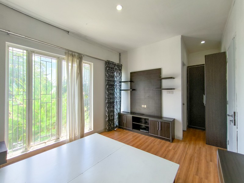 Rumah Bagus Siap Huni Asri di Emerald View, Bintaro Jaya Sektor 9