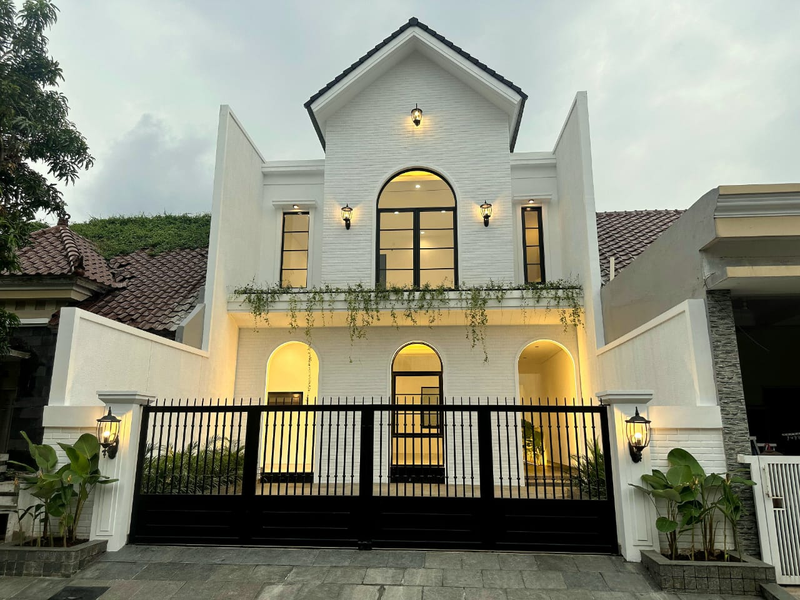 Dijual Rumah Purimas Regency, Surabaya Timur Minimalis tropis; 2 master bedroom; lingkungan nyaman