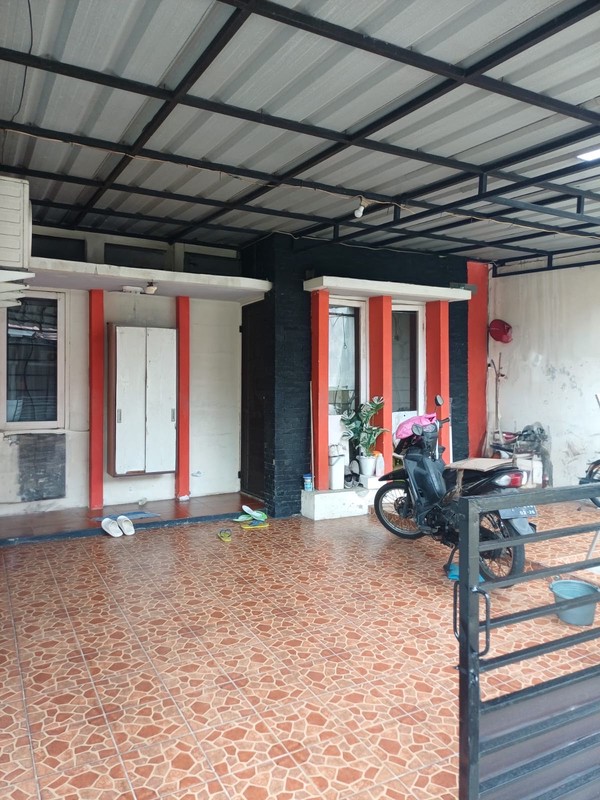 Rumah  dekat Sekolah Binus International BSD,  dan Plaza BSD