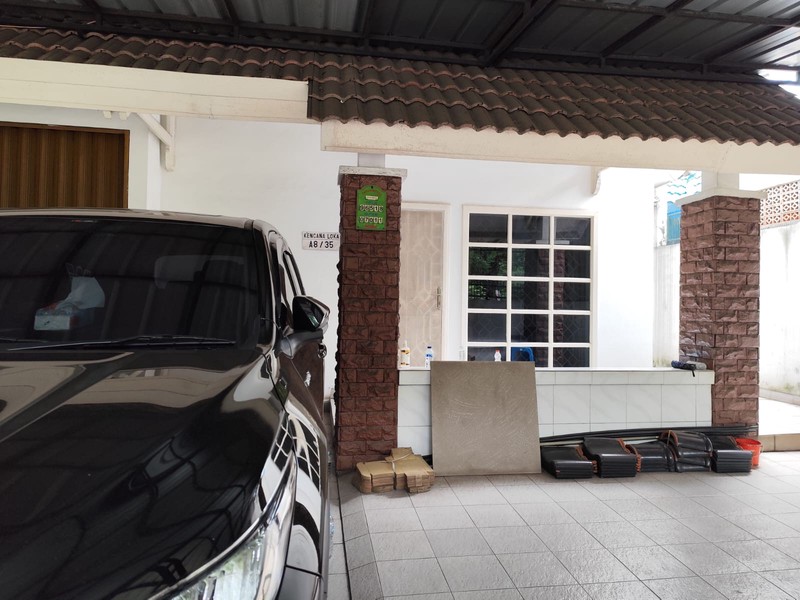 Rumah dekat Sekolah, pinggir jalan cocok untuk usaha, dan bisa dijadikan RUKO