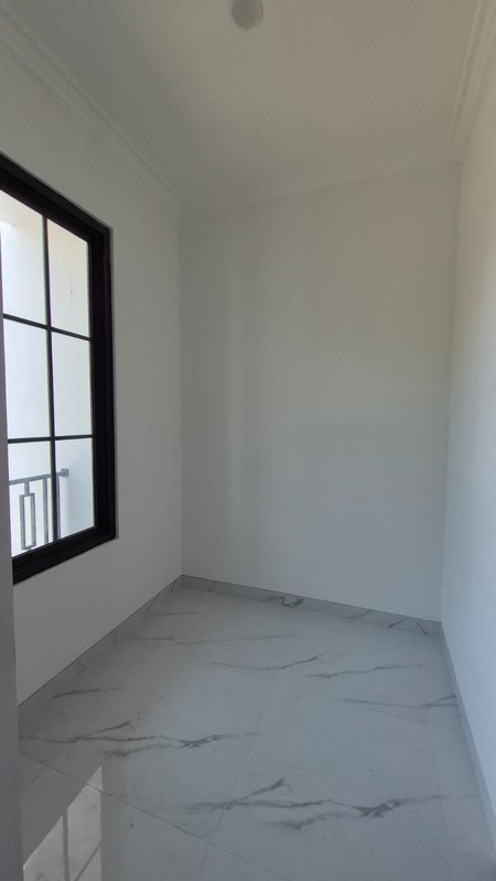 Dijual Rumah Baru Araya 2 Galaxy Bumi Permai Sukolilo Surabaya Timur - Row Jalan Boulevard Lebar 24 Meter - Shm