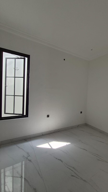 Dijual Rumah Baru Araya 2 Galaxy Bumi Permai Sukolilo Surabaya Timur - Row Jalan Boulevard Lebar 24 Meter - Shm