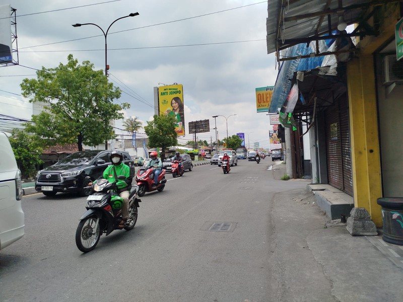 Dijual Ruang Usaha Lokasi Dekat Pasar Sambilegi Maguwoharjo Depok Sleman.