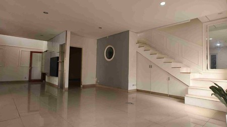 Rumah Cantik 2 Lantai dan Siap Huni dengan Hunian Asri Sertifikat SHM @Pesanggrahan