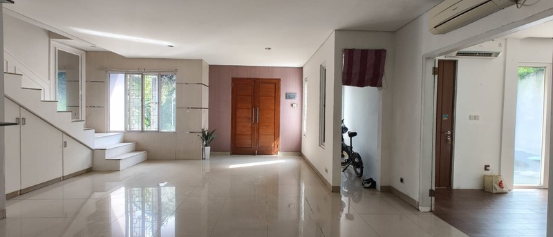 Rumah Cantik 2 Lantai dan Siap Huni dengan Hunian Asri Sertifikat SHM @Pesanggrahan