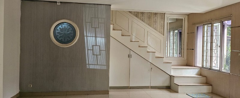 Rumah Cantik 2 Lantai dan Siap Huni dengan Hunian Asri Sertifikat SHM @Pesanggrahan