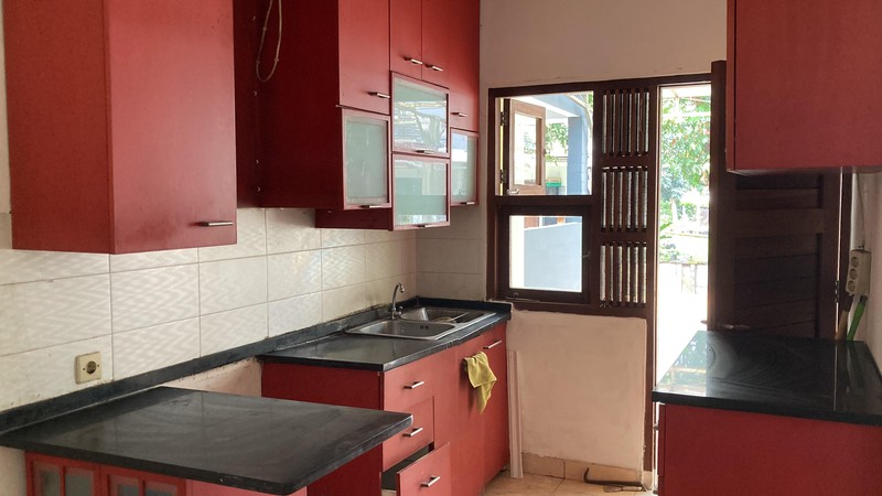 Rumah 2 Lantai Siap Huni, Hunian Nyaman dan Asri @Mahagoni Park, Bintaro.