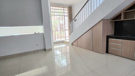 [DISEWA] Rumah 2 Lantai Siap Huni dengan KT 3+1 dan KM 2+1 Hunian Nyaman dan Asri @Bintaro, Sektor 9