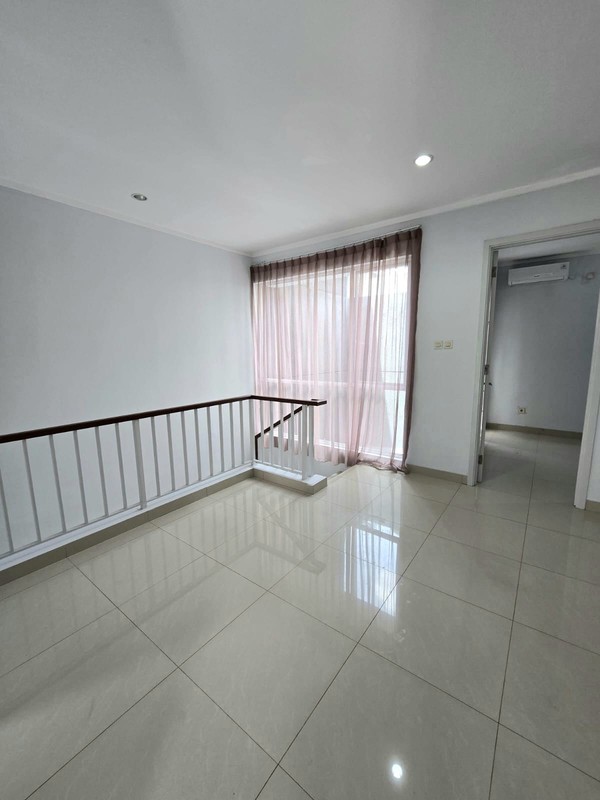 [DISEWA] Rumah 2 Lantai Siap Huni dengan KT 3+1 dan KM 2+1 Hunian Nyaman dan Asri @Bintaro, Sektor 9