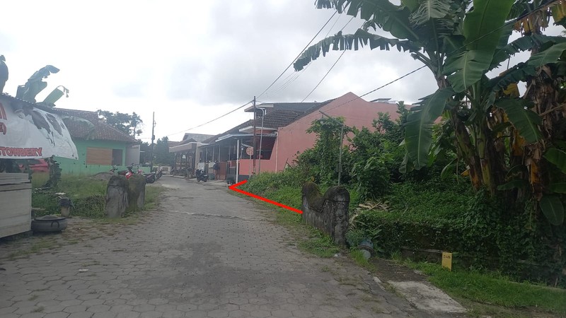 Jual Tanah Pekarangan Hook 465 meter Persegi di Denokan ,Maguwoharjo, Strategis Area Kampus
