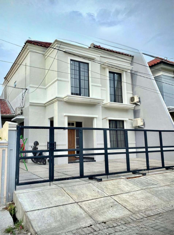 Dijual Rumah Kos Aktif 2 Lantai Dharmahusada Mas, Surabaya American style; kos putri mahasiswi ITS & UNAIR; pasif income ±16-17 juta/bulan; kondisi terisi penuh