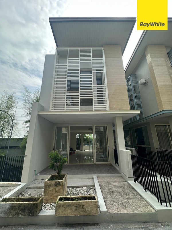 Dijual Rumah 2 lantai di Wisata Bukit Mas Surabaya