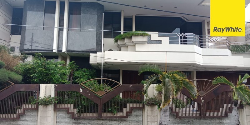 Dijual Rumah 2 lantai di Dharmahusada Indah Timur Surabaya