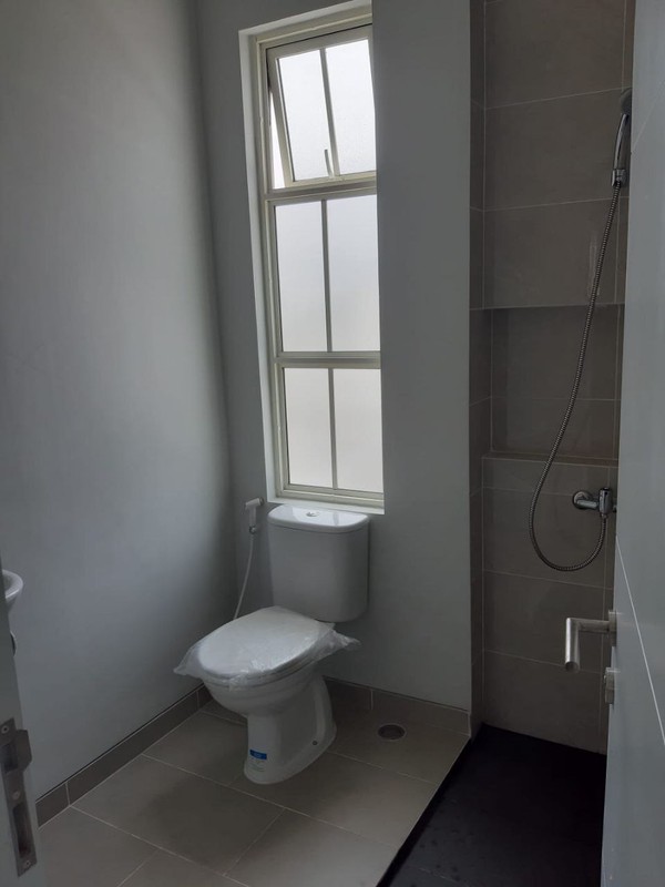 Rumah di Surabaya Barat Wisata Bukit Mas