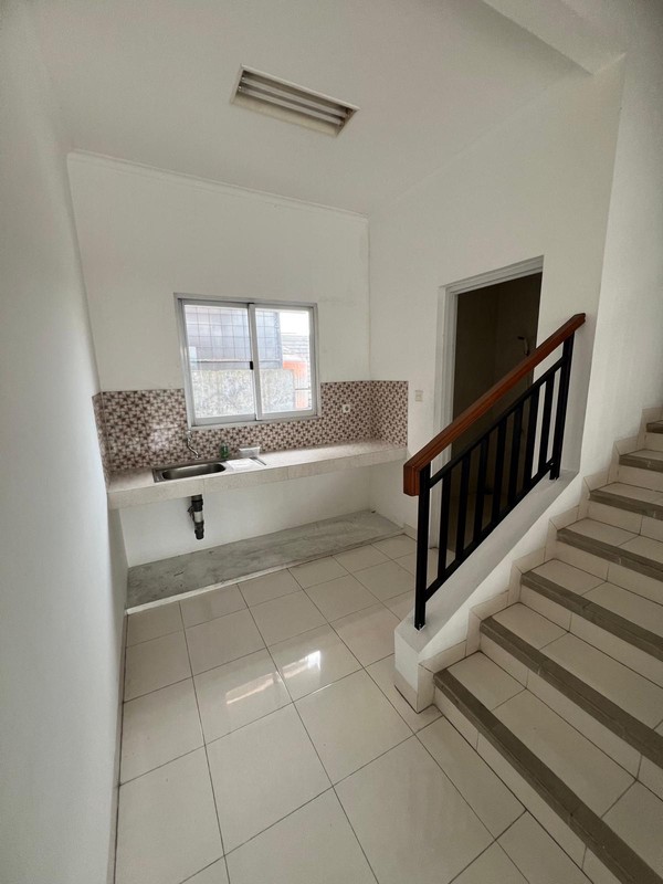 Ruko New Jasmine Gading Serpong - Lokasi Super Strategis & Ramai