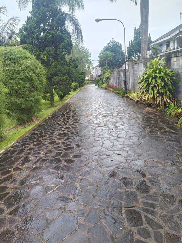 Dijual Villa di Batu Jl Imam Bonjol II .