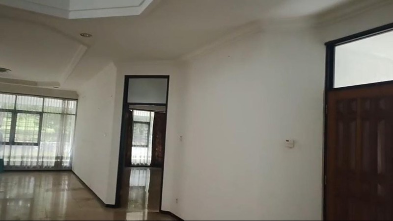 Dijual Villa di Batu Jl Imam Bonjol II .