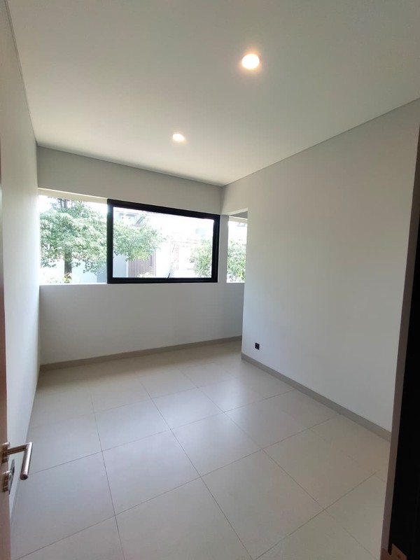 Rumah BRAND NEW di THE GREEN BSD City, Dekat Tol dan Stasiun