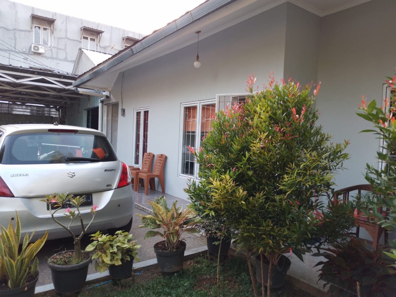 Rumah Siap Huni dengan Hunian Nyaman dan Asri di Ciputat.