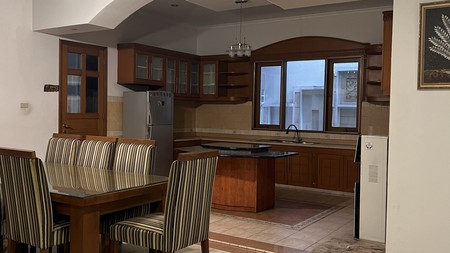 Rumah sewa hoek sunter uk 17x25 m2 Dalam komplek siap huni 4 kmr tdr bagus