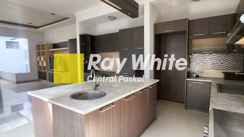 Rumah Nyaman Bersih Rapi dan Siap Huni di Batununggal Mulia Bandung