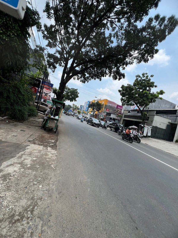 Rumah Pinggir Jalan Utama Di Bintaro Sektor 5 Tangerang Selatan