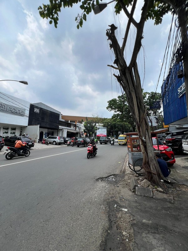 Rumah Pinggir Jalan Utama Di Bintaro Sektor 5 Tangerang Selatan