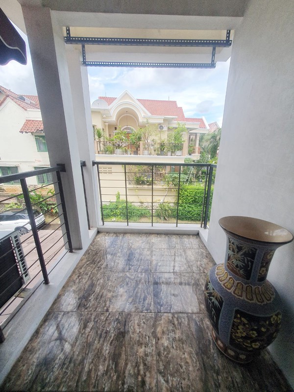 Rumah Bagus Di Astya Puri 2, Jl Kertamukti Cirendeu Tangerang Selatan