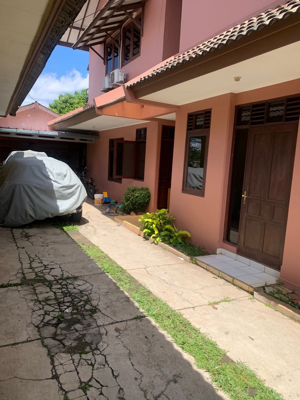 Rumah Bagus Di Jl Beruang Raya Pondok Ranji Tangerang Selatan