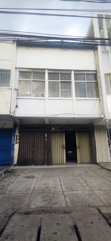 Dijual cepat ruko 3 lantai di jl Sukarjo Wiryopranoto, jakarta barat , lokasi strategis pinggir jalan raya