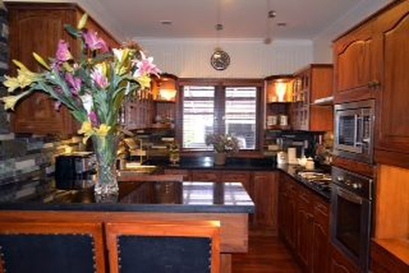 Rumah siap huni,minimalis,dalam cluster di Pondok Betung.