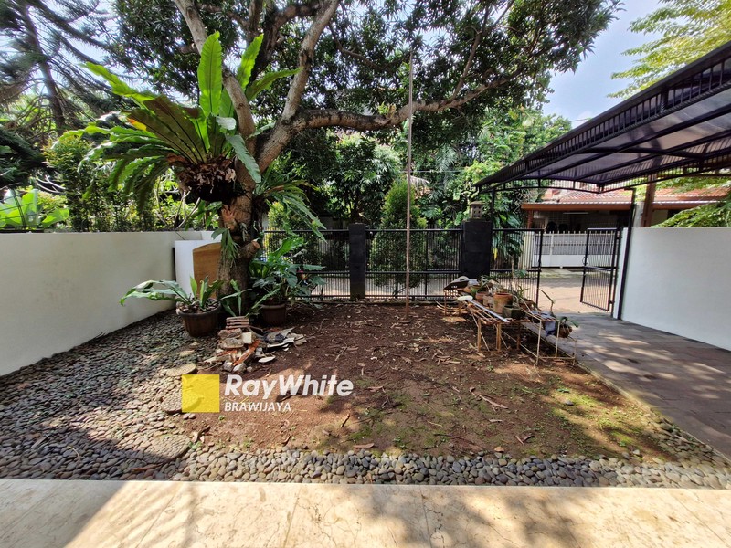 Rumah di Kompleks Lebak Lestari Indah, Lebak Bulus, Jakarta Selatan, 5 menit ke MRT Lebak Bulus