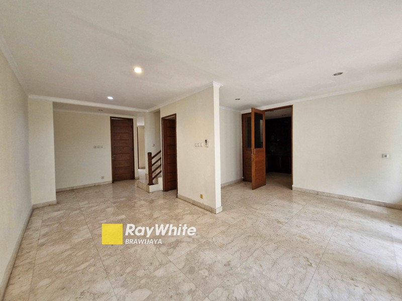 Rumah di Kompleks Lebak Lestari Indah, Lebak Bulus, Jakarta Selatan, 5 menit ke MRT Lebak Bulus